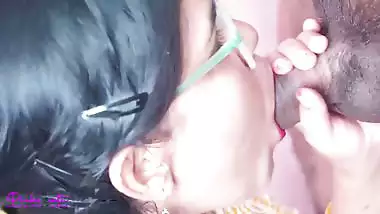 Pinki gives an Indian blowjob to her boss and drinks cum