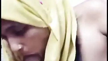 Hijabi girl records her nude MMS, sucking stepbrother’s dick
