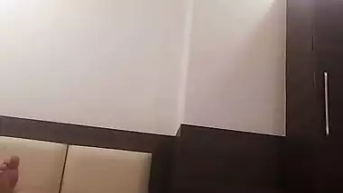 Big guy crushes his sexy GF in bed in a hotel sex MMS