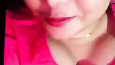 Huge round boobs bhabhi from Kolkata does nude call