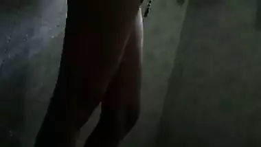 Today Exclusive- Desi Bhabhi Record Her Bathing Video For Lover