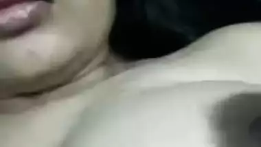 Desi lady licks nipples and not every girl can do such a porn thing