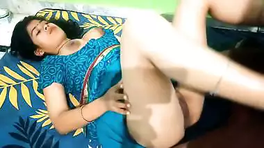 Married lady likes BF’s dick more than husband in desi porn