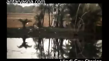 Simi Grewal – Shashi Kapoor sex Scene from a 1972 bollywood movie-2