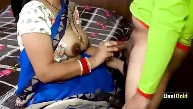 Indian Bhabhi Seduces Hotel Worker Boy For Sex With Clear Hindi Audio